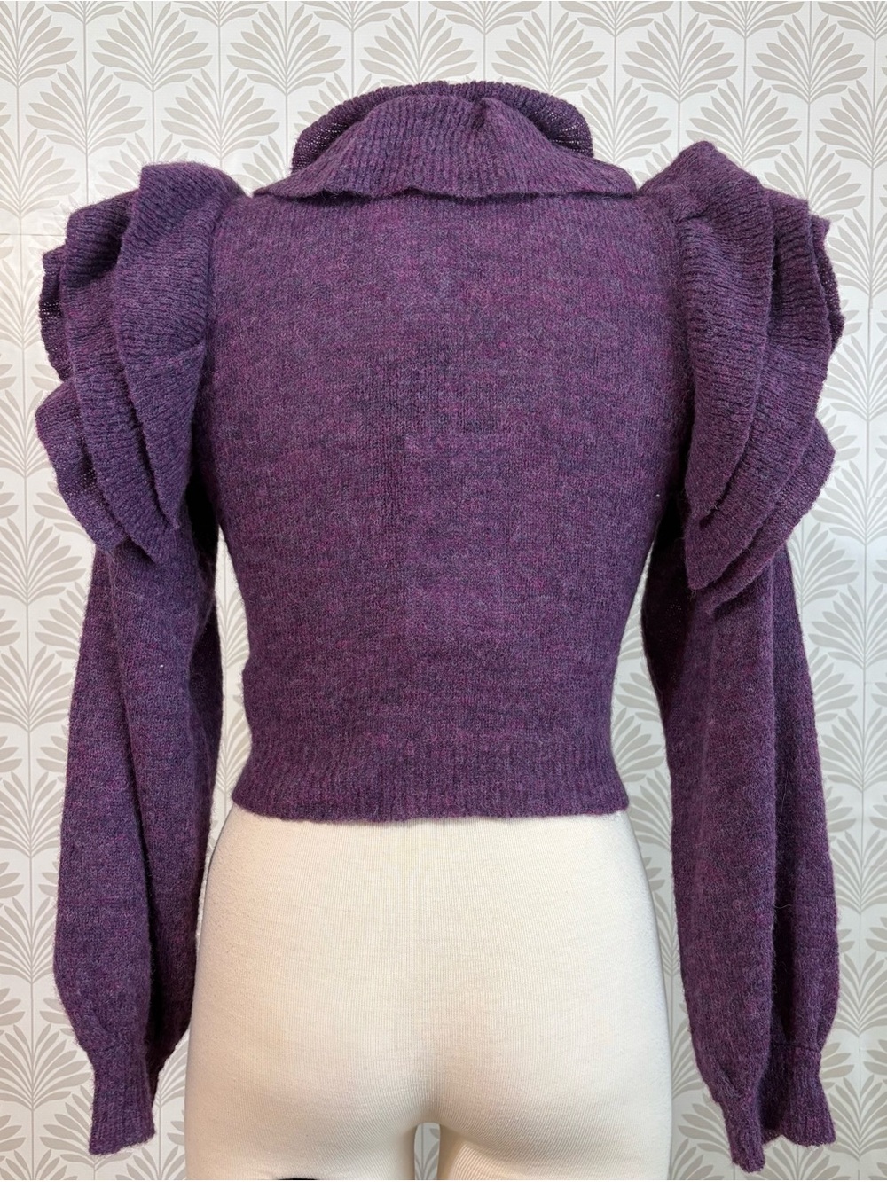 Stella Pardo Paris Cropped Purple Ruffle-Shoulder Knit Cardigan - Picture 4 of 6